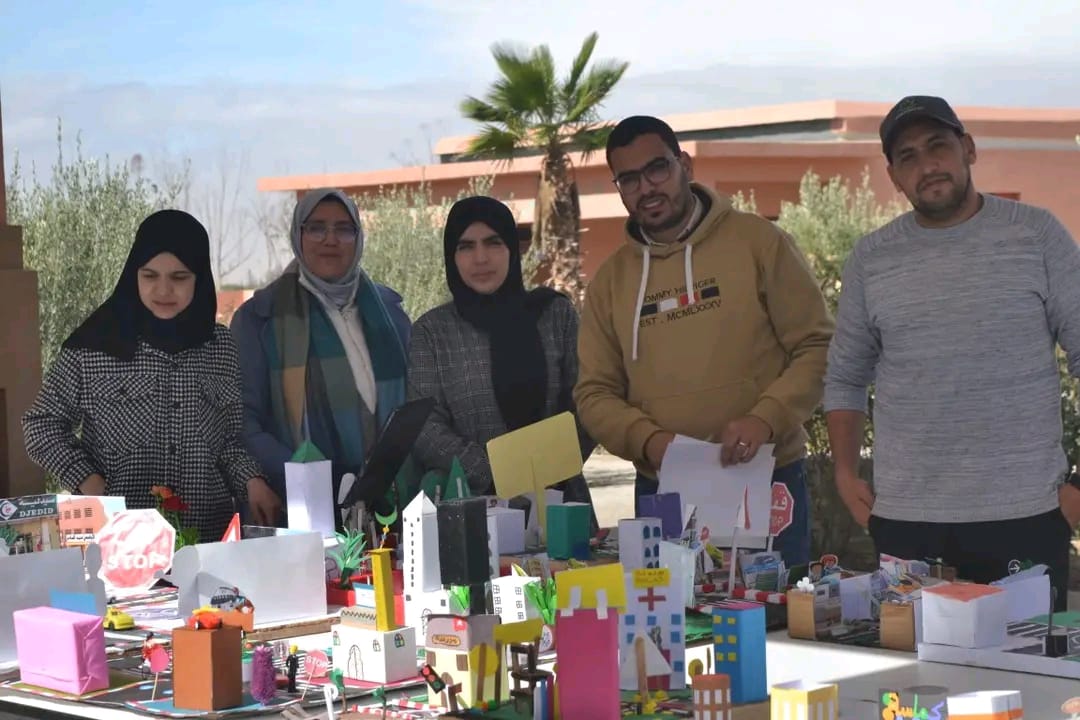 المدرسة الجماعاتية كماسة بشاركة مع جمعية كماسة للتنمية ينظمان يوما تحسيسيا تخليداً لليوم الوطني للسلامة الطرقية