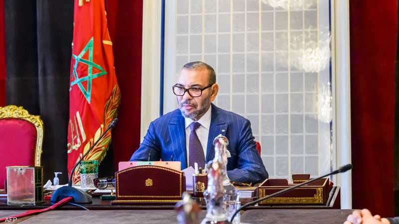 برقية تهنئة من جلالة الملك إلى الملاكمة” وداد برطال” بمناسبة تتويجها بلقب بطولة العالم للملاكمة النسائية… بعث صاحب الجلالة الملك محمد السادس برقية تهنئة إلى البطلة العالمية وداد برطال، بمناسبة تتويجها بلقب بطولة العالم للملاكمة النسائية في فئة 52-54 كلغ، ضمن دورة صربيا 2025. وأعرب جلالة الملك في هذه البرقية للبطلة العالمية برطال عن تهانئه وتبريكاته الحارة عقب هذا التتويج. ومما جاء في برقية جلالة الملك “وإننا إذ نشاطرك بكل ابتهاج مشاعر الفخر بهذا الفوز المستحق الذي كلل مثابرتك وطموحك لحمل راية وطنك عاليا على منصات التتويج، وصقل اسمك في سجل الأبطال، لندعو الله أن يوفقك للمزيد من التألق والنجاح في القادم من المنافسات”.