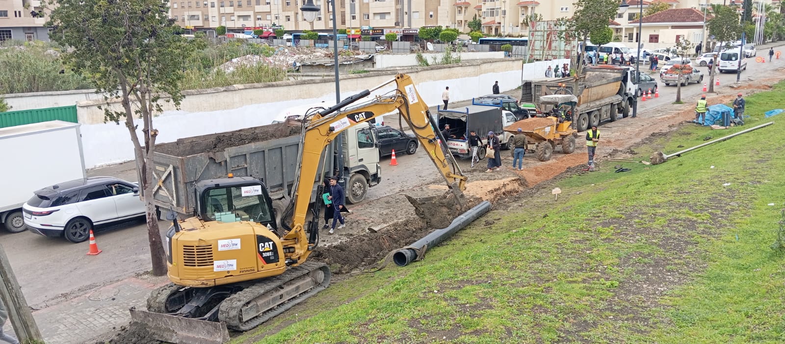 بلوكاج مروري وأشغال تعطل حركة السير ببوخالف طنجة.