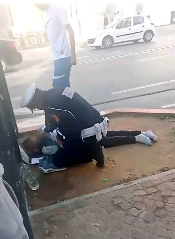 القنيطرة.. شرطي مرور يُنقذ حياة مريض في القنيطرة بعمل بطولي