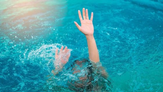 المسبح البلدي يتحول إلى فاجعة.. غرق طفل لا يتجاوز 15 سنة يُفجر صدمة كبيرة بمدينة القنيطرة