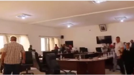 المندبة كبيرة… والميت فأر