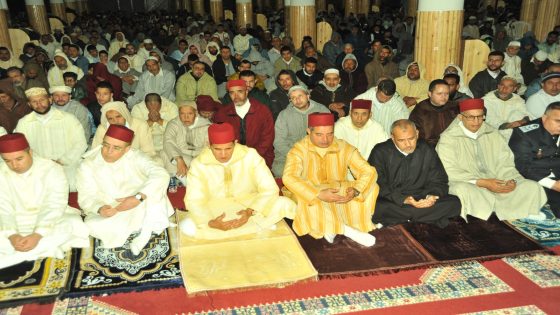 السيد” بوعبيد الكراب “عامل إقليم شيشاوة يترأس مراسم صلاة العيد بمسجد عمر الخطاب بشيشاوة