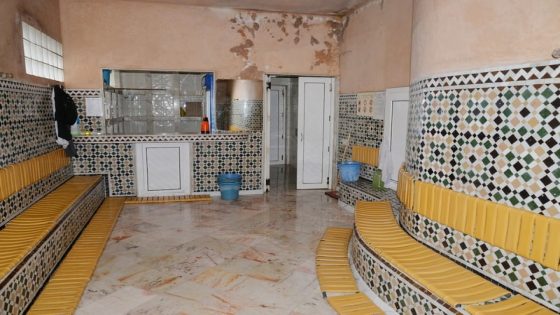 تم توقيف شابة يشتبه في تورطها في تصوير نسوة داخل حمام شعبي في ظروف وصفت بالخطيرة
