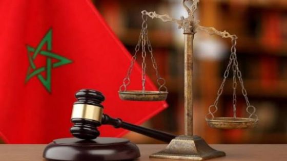 المحكمة الابتدائية بإنزكان تدين موسى لهبزة بسنة حبس نافذ وتعويض 40 ألف درهم في قضية تشهير رقمي وإهانة هيئة قضائية