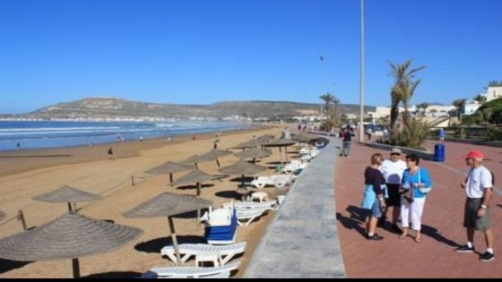 فوضى الإرشاد السياحي غير القانوني بأكادير.. عبث يهدد سمعة المغرب ويستوجب الحزم