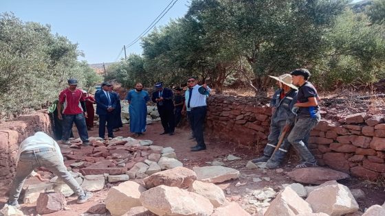 بوعبيد الكراب عامل إقليم شيشاوة يقوم بزيارة ميدانية لتتبع أشغال مشاريع تنموية بدائرة إمينتانوت