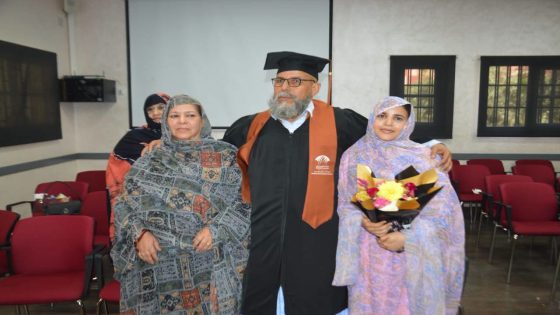 عندما ينتصر العلم على الزمن شيخ السمارة يكتب فصلاً جديداً في مجد المعرفة