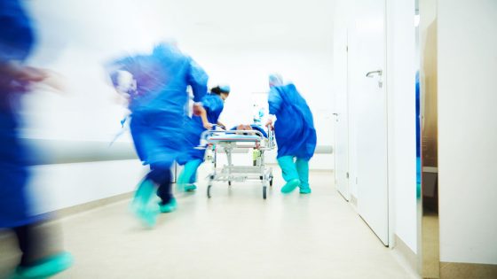 أعلنت المديرية الجهوية للصحة والحماية الاجتماعية بجهة مراكش آسفي اتخاذ إجراءات فورية عقب تداول شكاية تتعلق بسلوك منسوب إلى أحد الممرضين