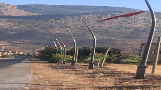 بني عياط/ أزيلال : رايات الوطن تستحق عناية تليق برمزية الأعياد الوطنية