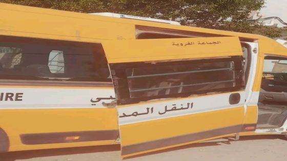 الحسيمة.. عودة معاناة من جديد لتـ ـلاميذ آيت قمرة بين عطب حافلة النقل المدرسي وخـ ـطر الباب المكسور