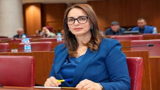 الناطق باسم الحكومة يكشف كواليس إعفاء ماديحة خيير قرار سياسي عاجل يربك حسابات الانطلاقة الحكومية