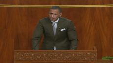 ملال يفجّر قنبلة سياسية تحت قبة البرلمان «من سرق درهماً من أموال المغاربة خاصو يرجعو ويتحاسب»!