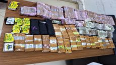 أمن طنجة يوقف 3 أشخاص من ذوي السوابق ويحجز 36 كلغ من المخـ .ـدرات وسيارتين